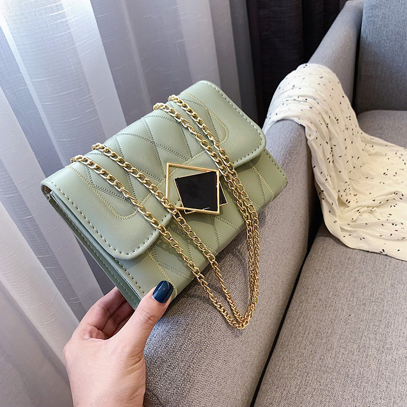 Chain shoulder bag