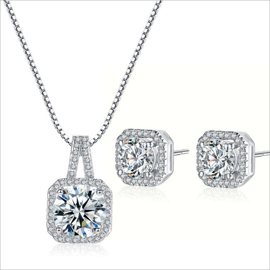 Stylish Simple Zircon Square Diamond  Set Two Carat Halo Cubic Zirconia Pendant Necklace