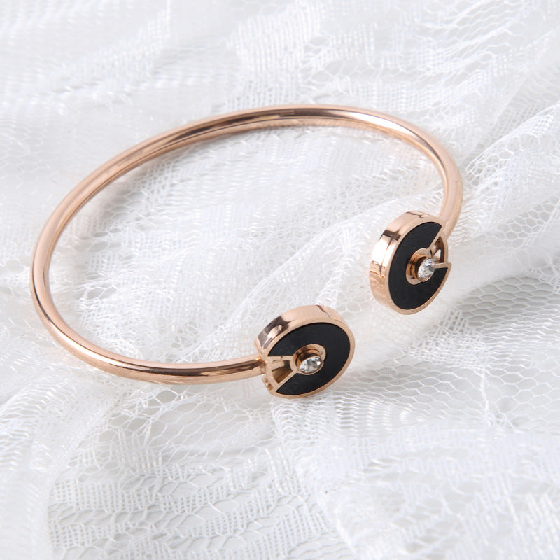 Fashion style rose gold bracelet