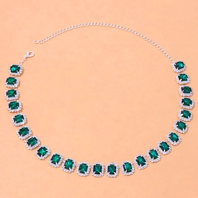 Fashion Retro Simple Rhinestone Women's Short Necklace