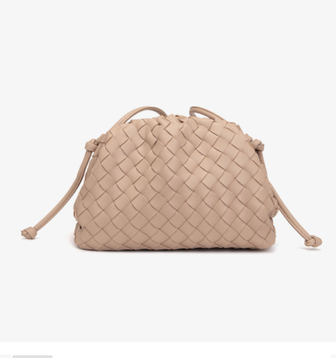 Sweet And Stylish One Shoulder Crossbody Clutch I’m not the mini pouch bottega